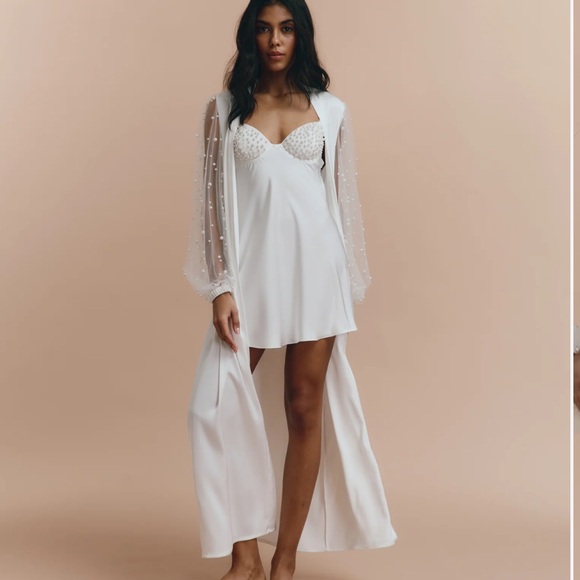 Bridal Robe - Picture 1 of 11